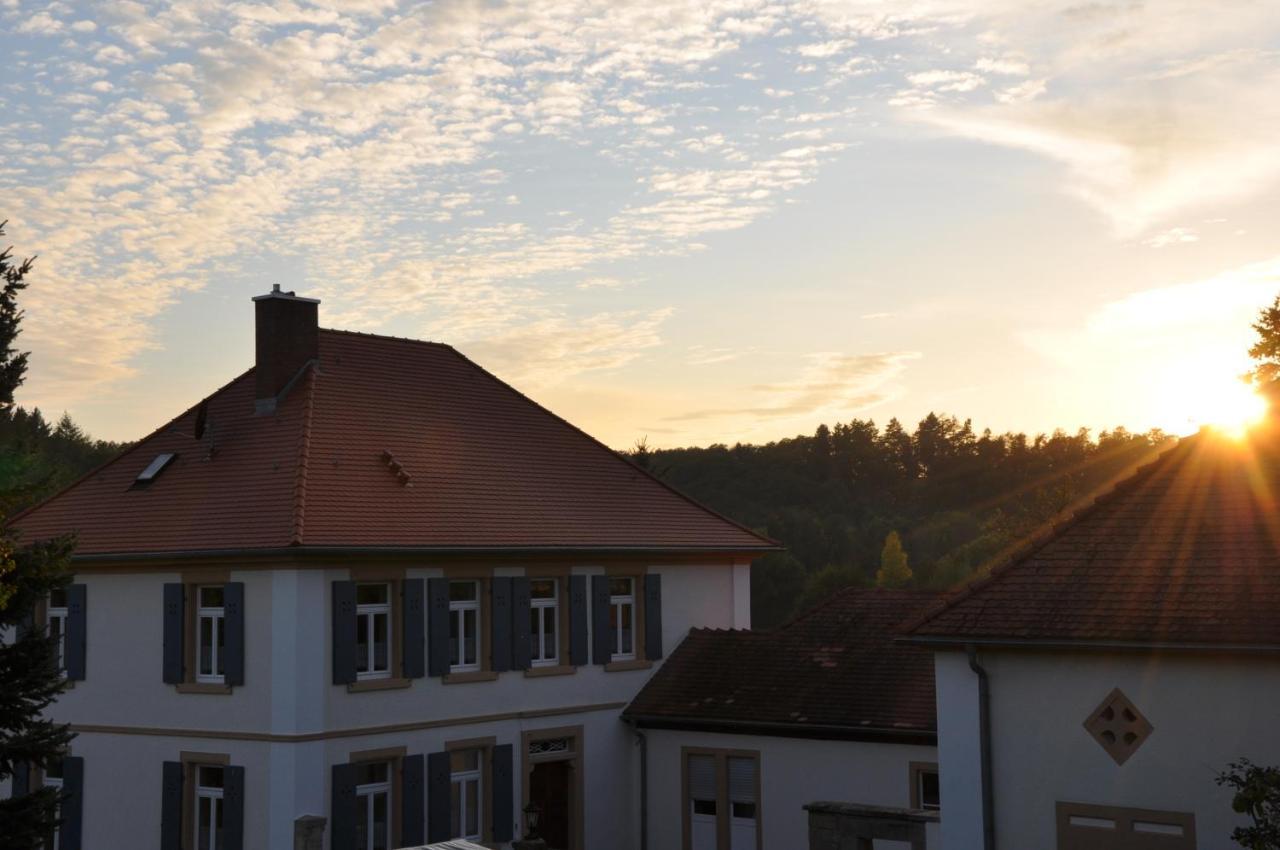 Ferienwohnung Altes Pfarrhaus Bargen Luaran gambar