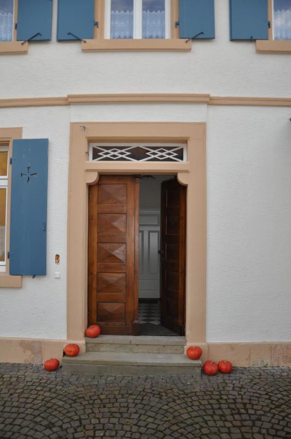 Ferienwohnung Altes Pfarrhaus Bargen Luaran gambar